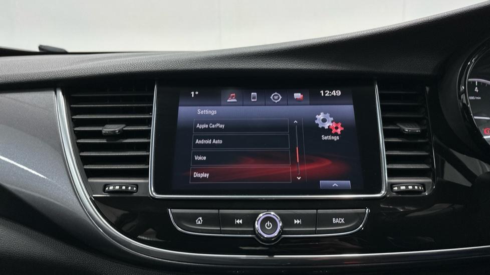 Apple Car Play & Android Auto