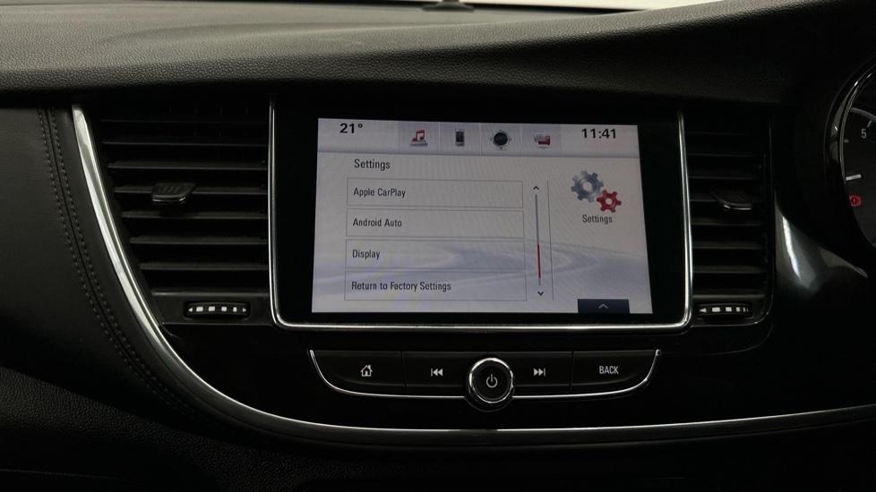 Apple Car Play & Android Auto