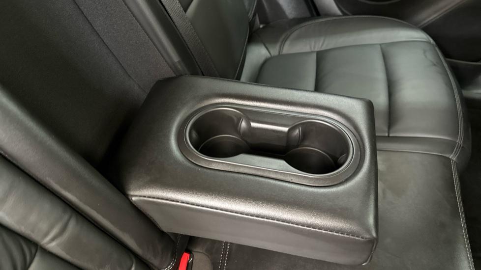 Rear Armrest/ Cup Holder