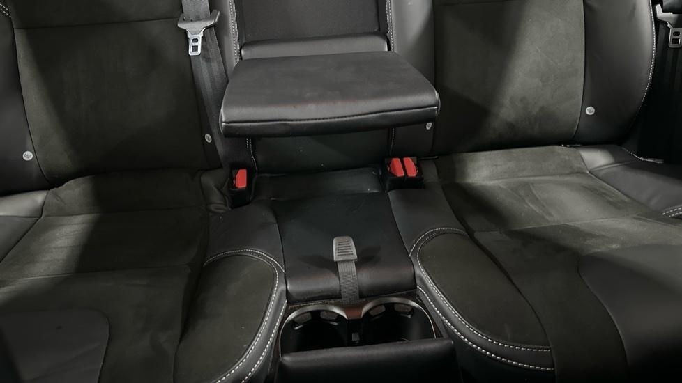 Rear Armrest/ Cup Holder