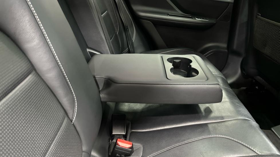 Rear Armrest/ Cup Holder