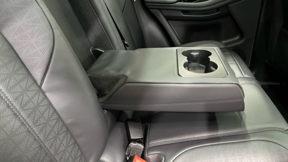 Rear Armrest/ Cup Holder