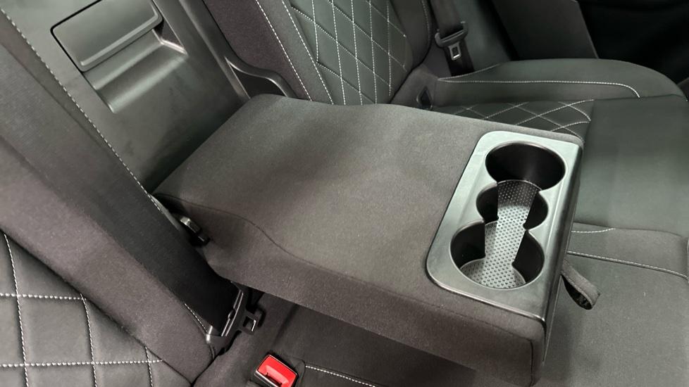 Rear Armrest/ Cup Holder