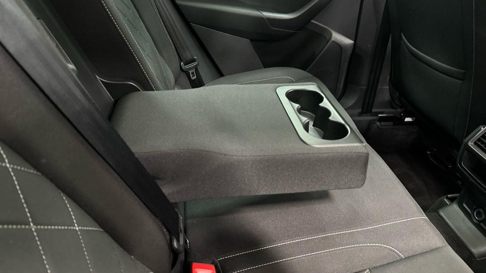 Rear Armrest/ Cup Holder