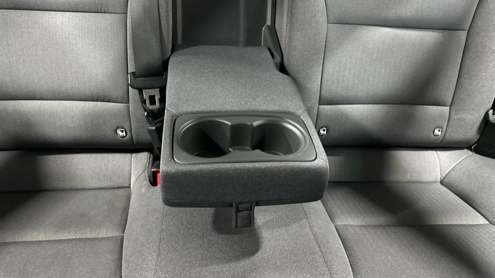 Rear Armrest/ Cup Holder