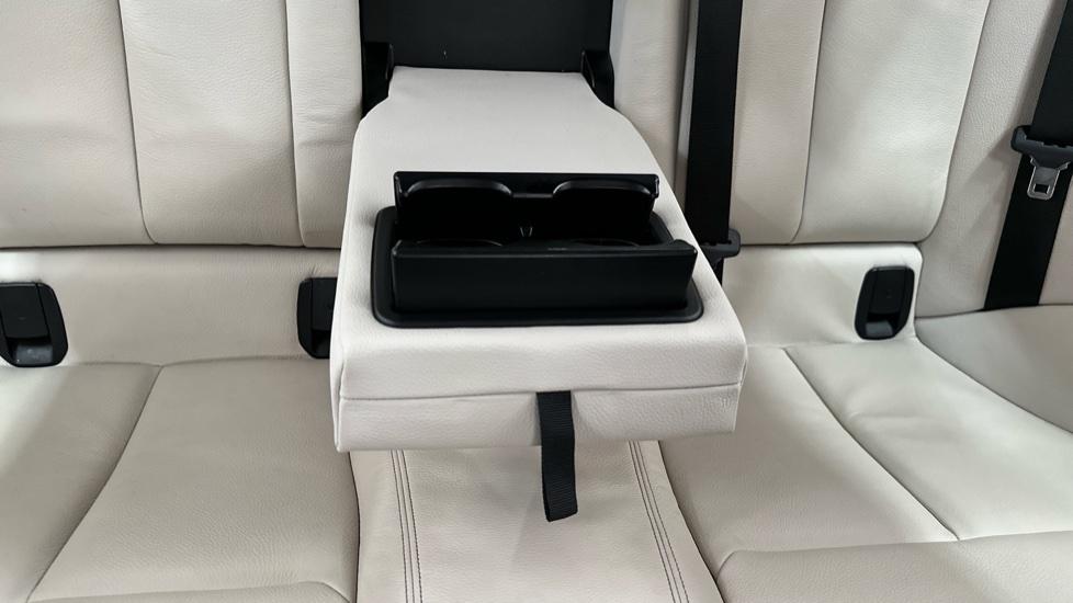 Rear Armrest/ Cup Holder