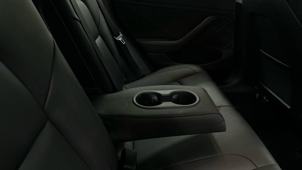 Rear Armrest/ Cup Holder