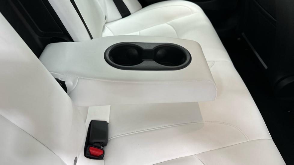 Rear Armrest/ Cup Holder