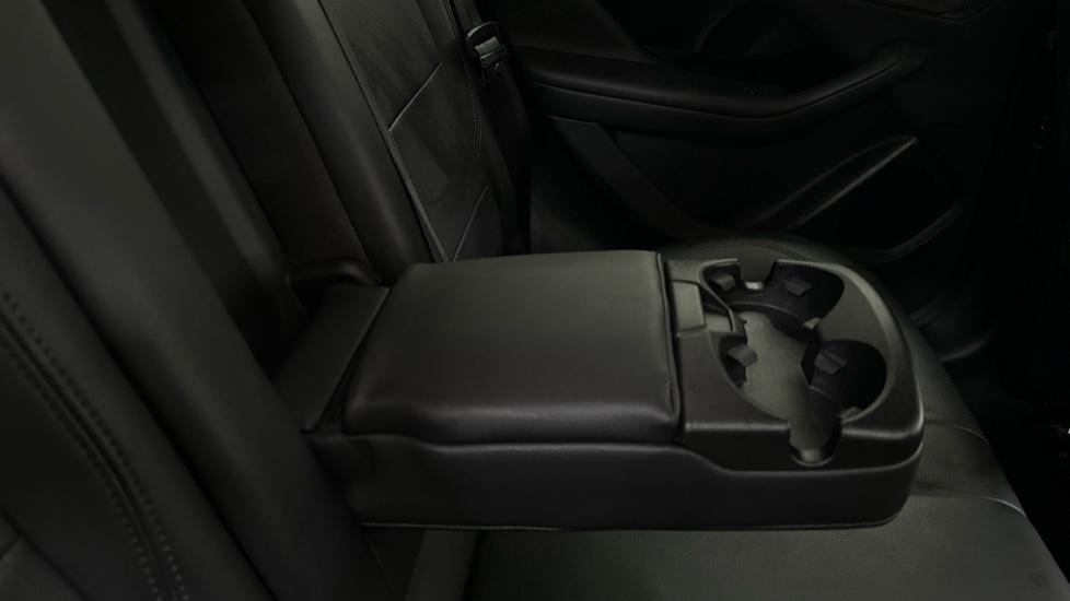 Rear Armrest/ Cup Holder