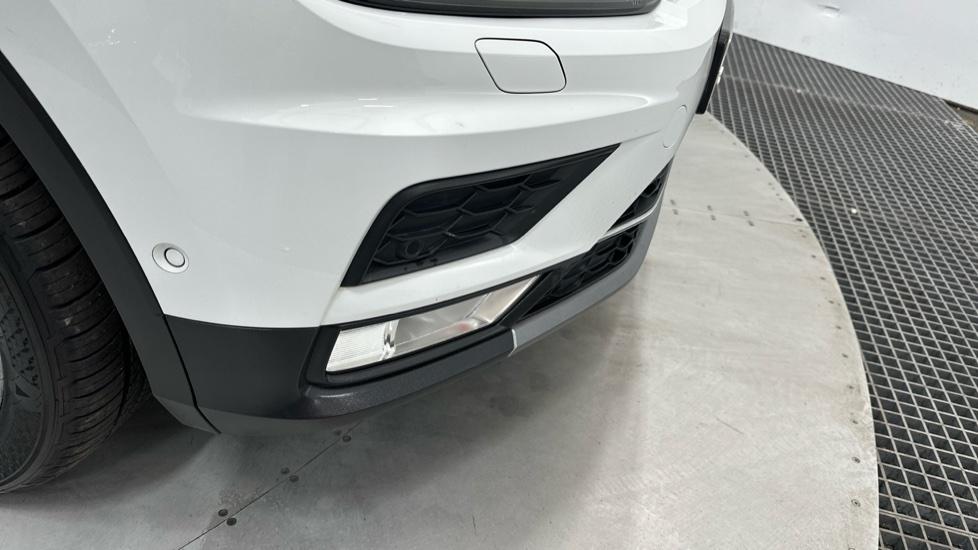 Headlight Washers/Front Parking Sensors 