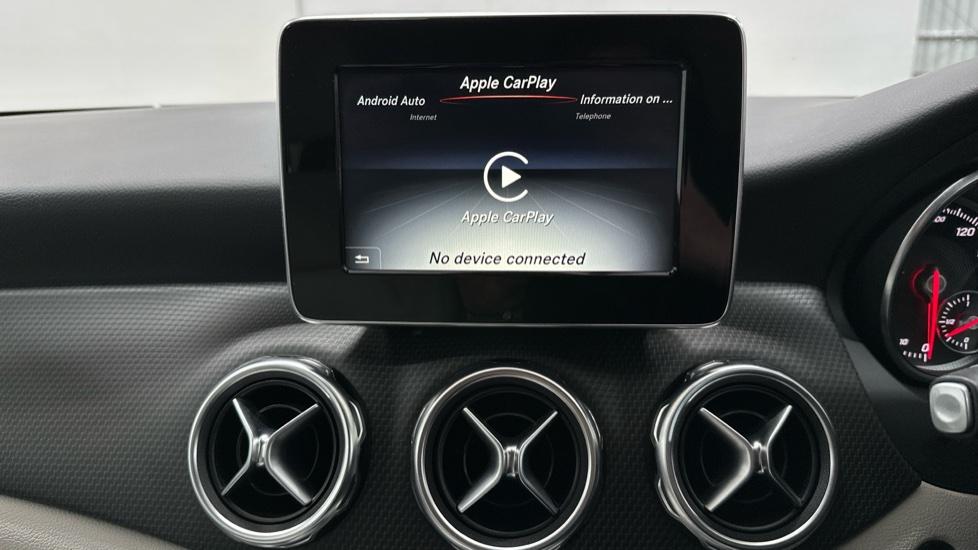 Apple Car Play & Android Auto