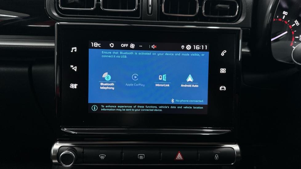 Bluetooth / Apple CarPlay / Android Auto 