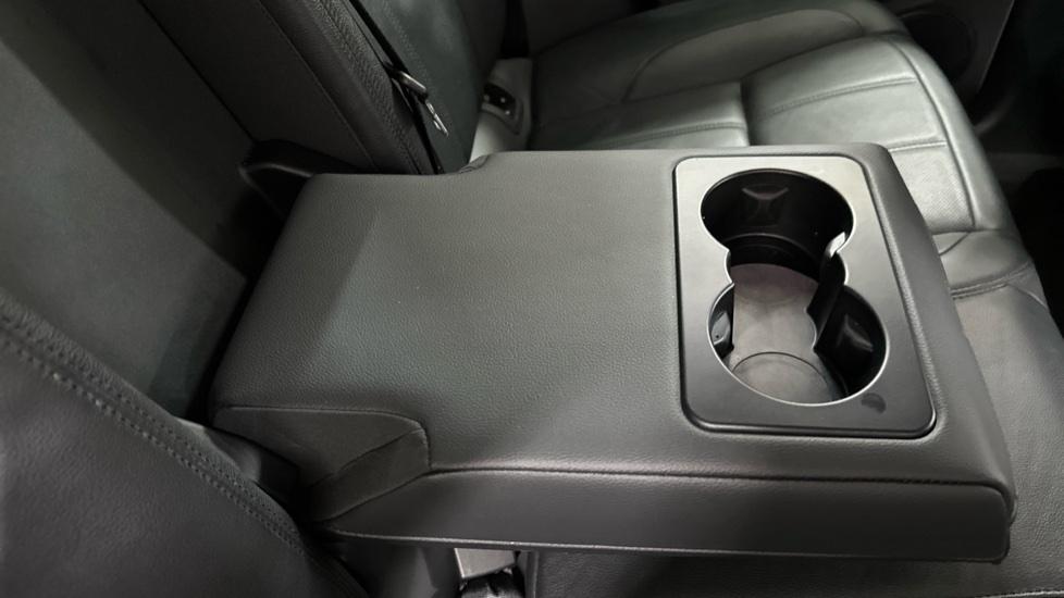 Rear Armrest/ Cup Holder