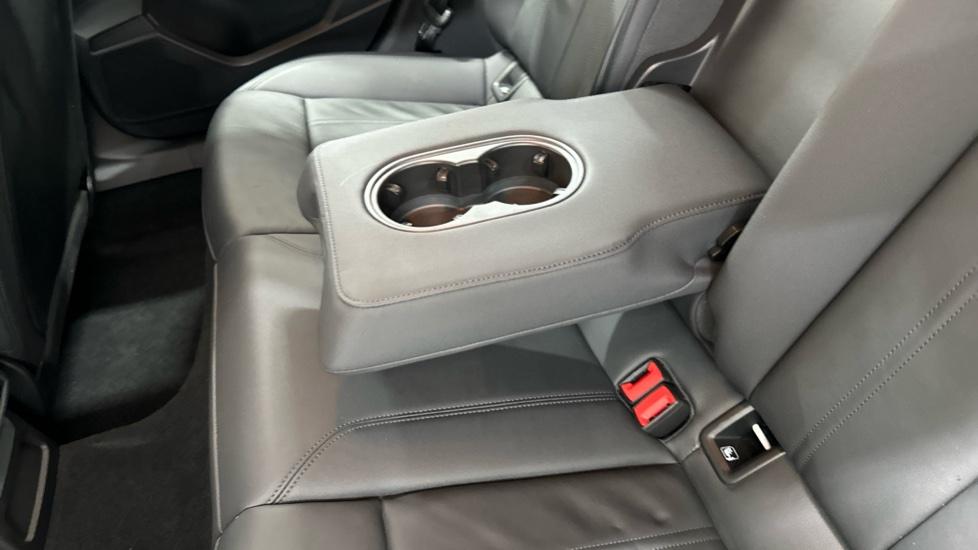 Rear Armrest/ Cup Holder