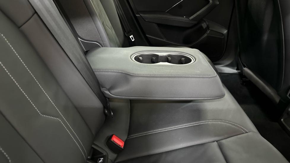 Rear Armrest/ Cup Holder