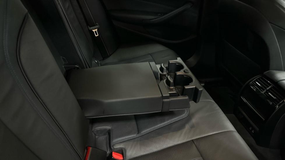 Rear Armrest/ Cup Holder