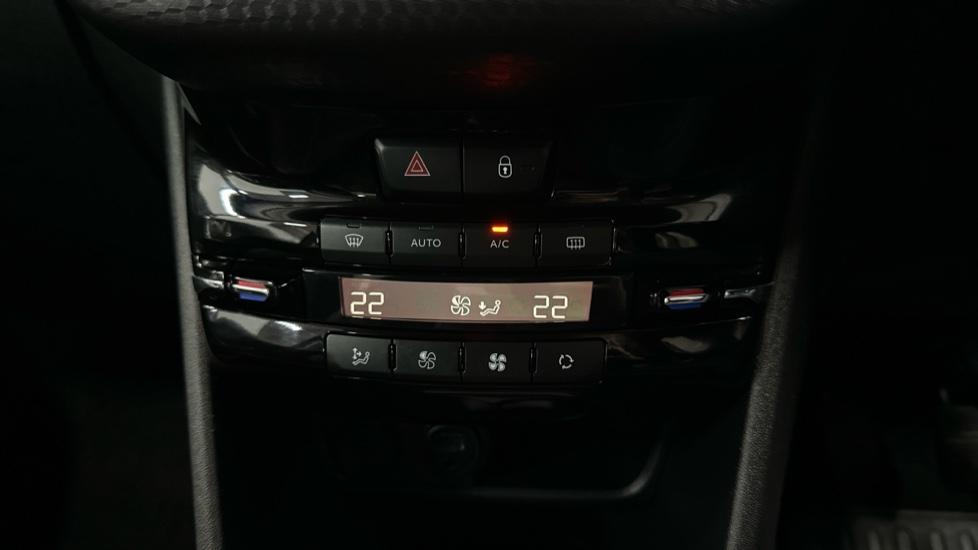 Dual Climate Control / Air Conditioning 