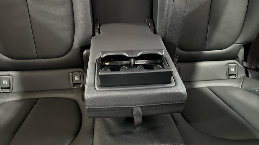 Rear Armrest/ Cup Holder