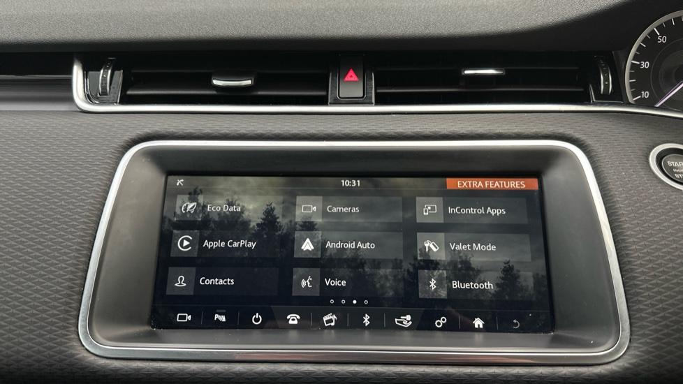 Bluetooth / Apple CarPlay / Android Auto 