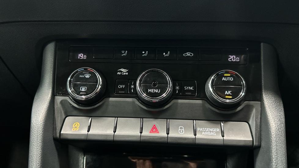 Air Conditioning /Dual Climate Control 