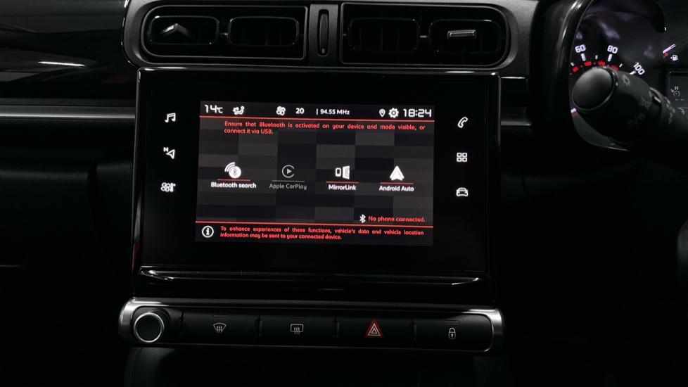 Bluetooth / Apple CarPlay / Android Auto 