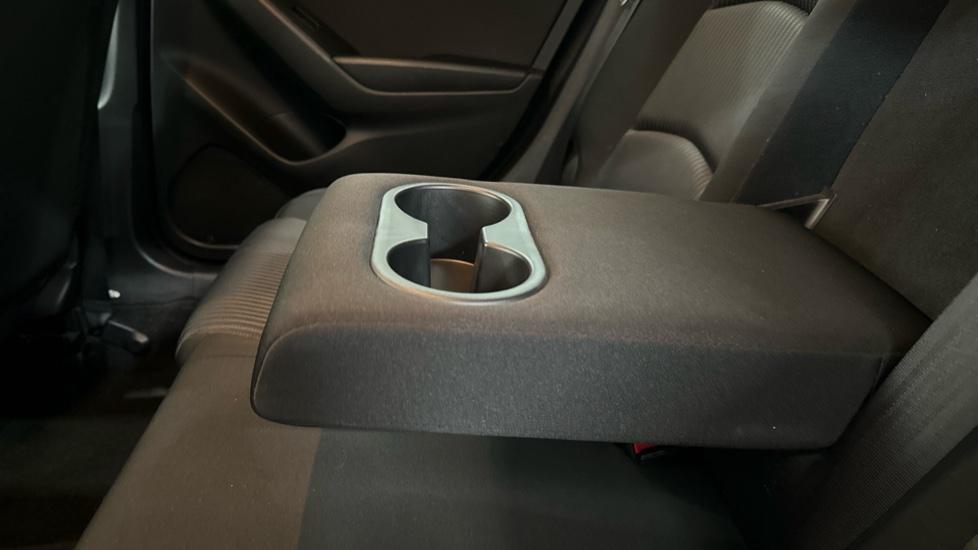 Rear Armrest/ Cup Holder