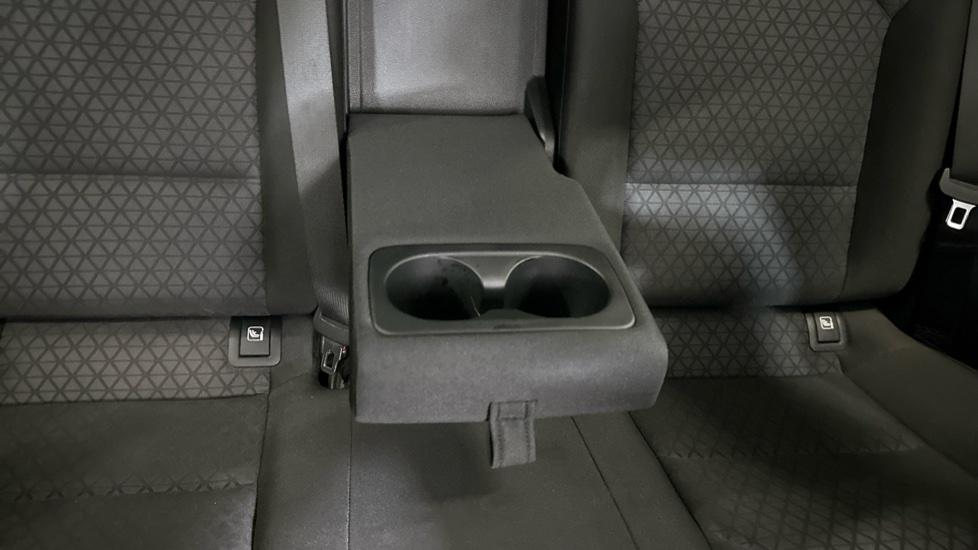 Rear Armrest/ Cup Holder