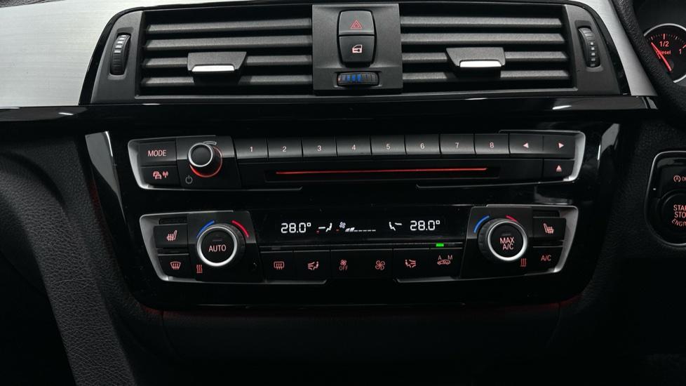 Air Conditioning /Dual Climate Control/Heated Seats 