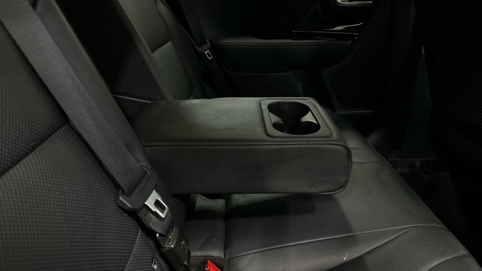 Rear Armrest/ Cup Holder