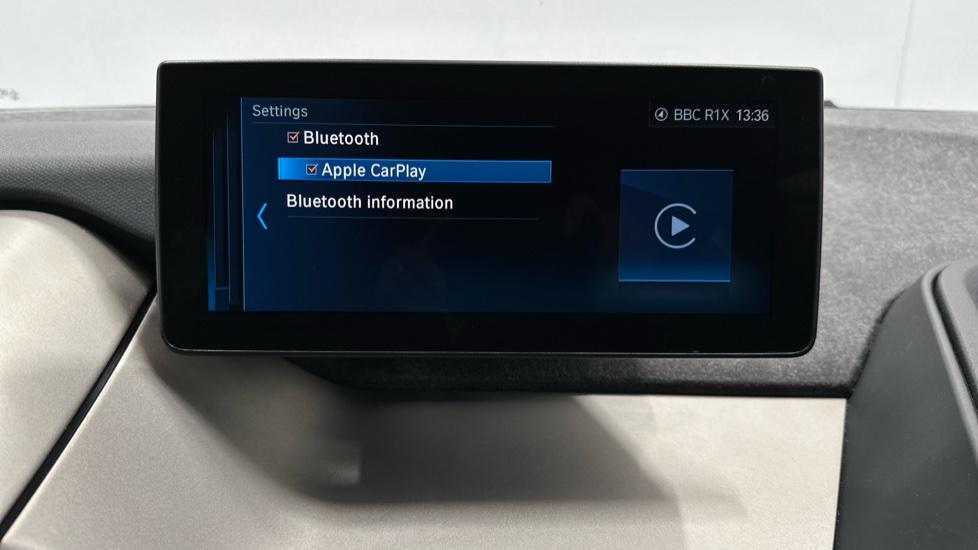 Bluetooth / Apple CarPlay 