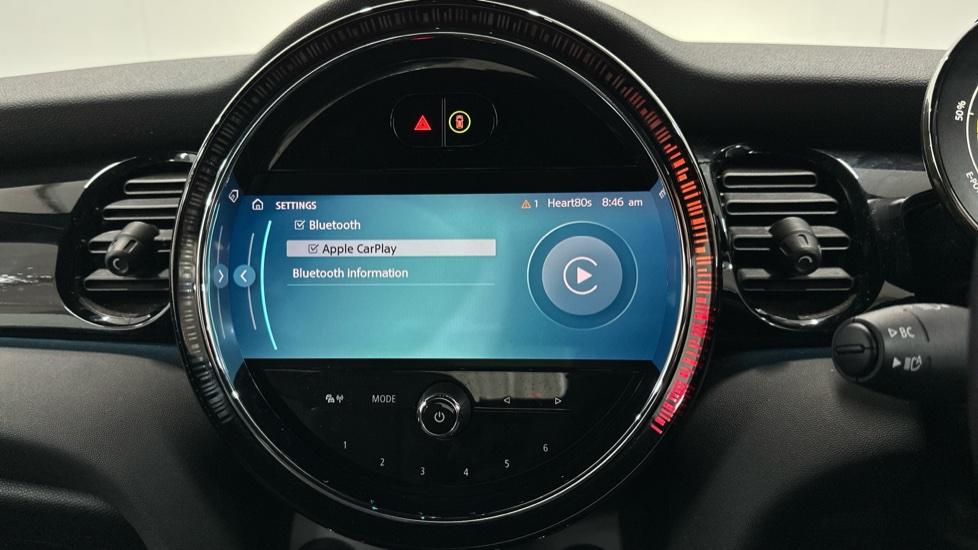 Bluetooth / Apple CarPlay 