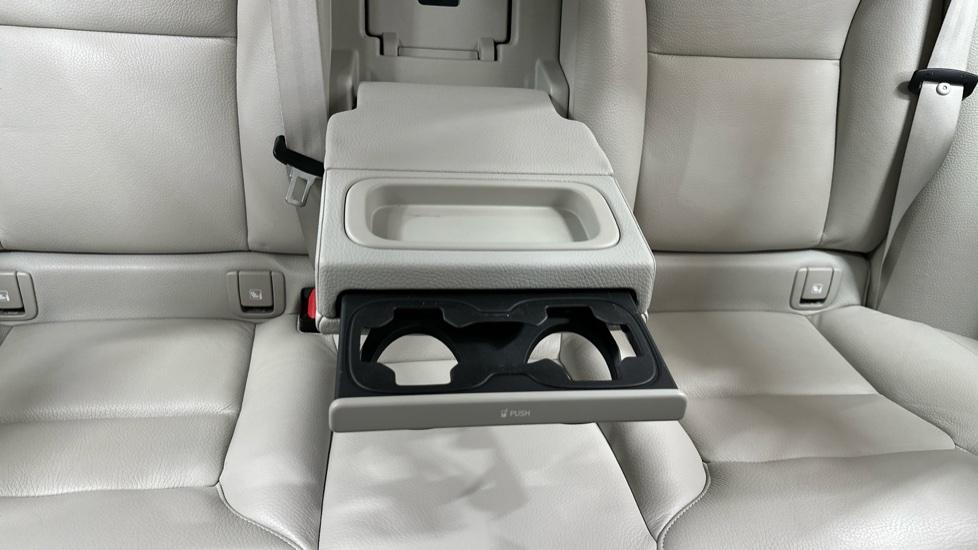 Rear Armrest/ Cup Holder