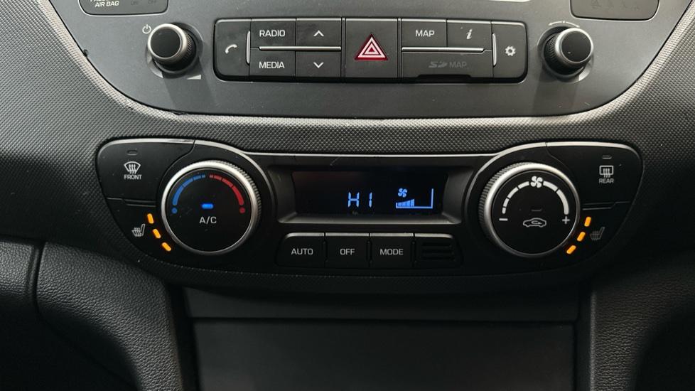 Air Conditioning /Heated Seats 