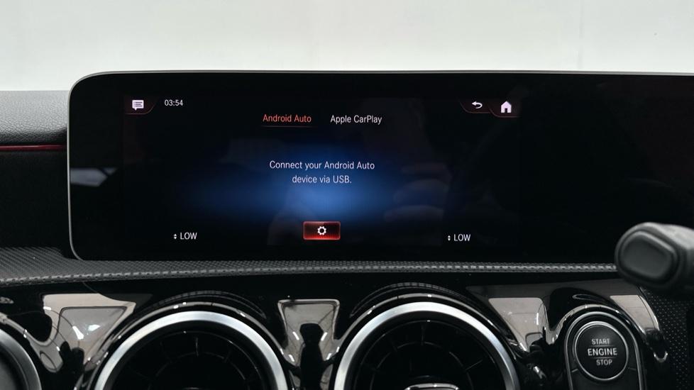 Apple Car Play & Android Auto