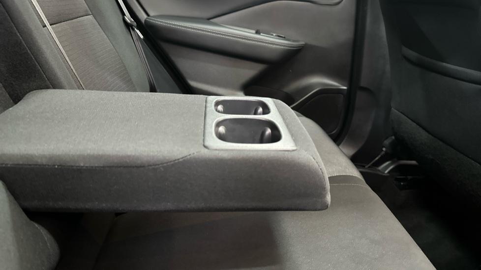 Rear Armrest/ Cup Holder