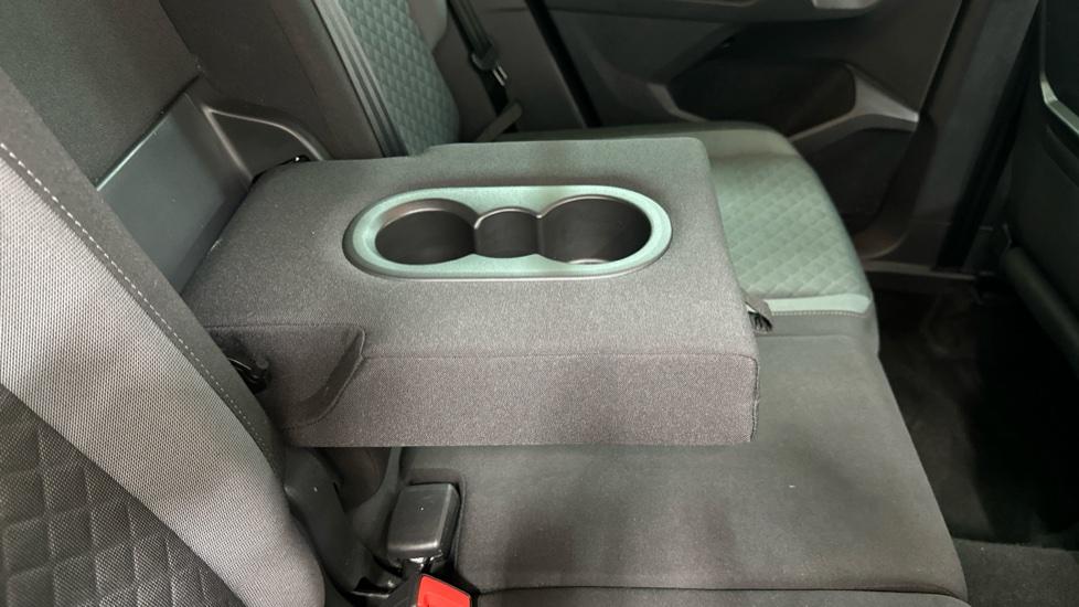 Rear Armrest/ Cup Holder