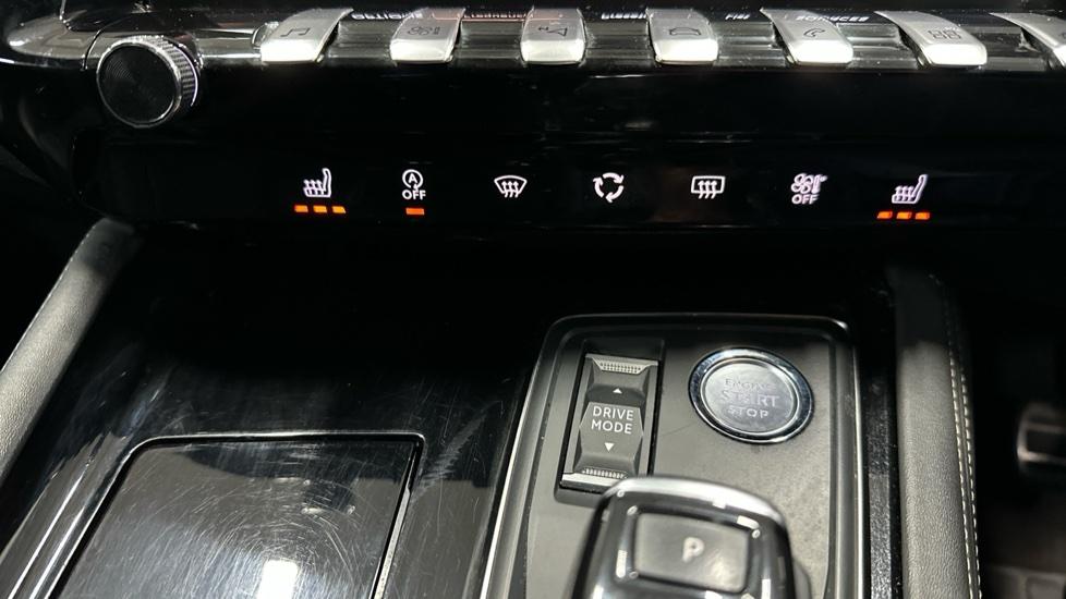 Heated Seats / Auto Stop Start 