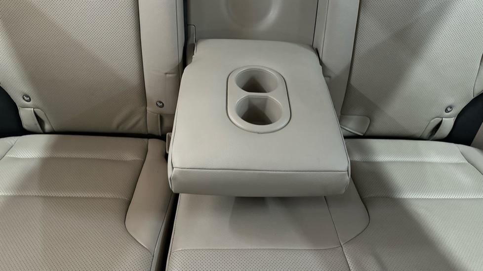 Rear Armrest/ Cup Holder