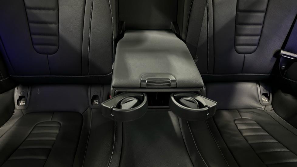 Rear Armrest/ Cup Holder