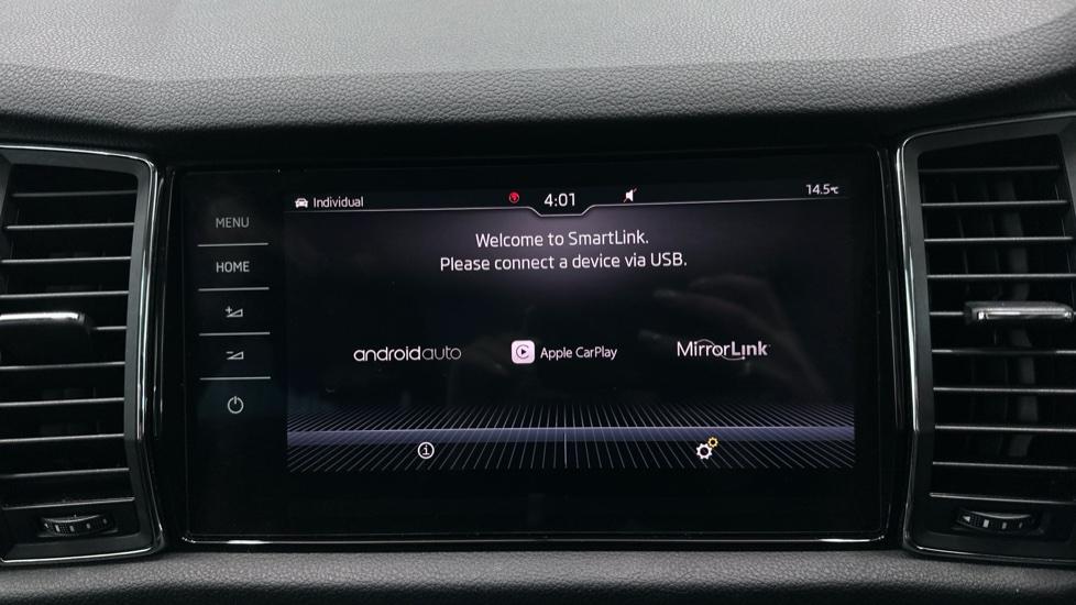 Apple Car Play & Android Auto