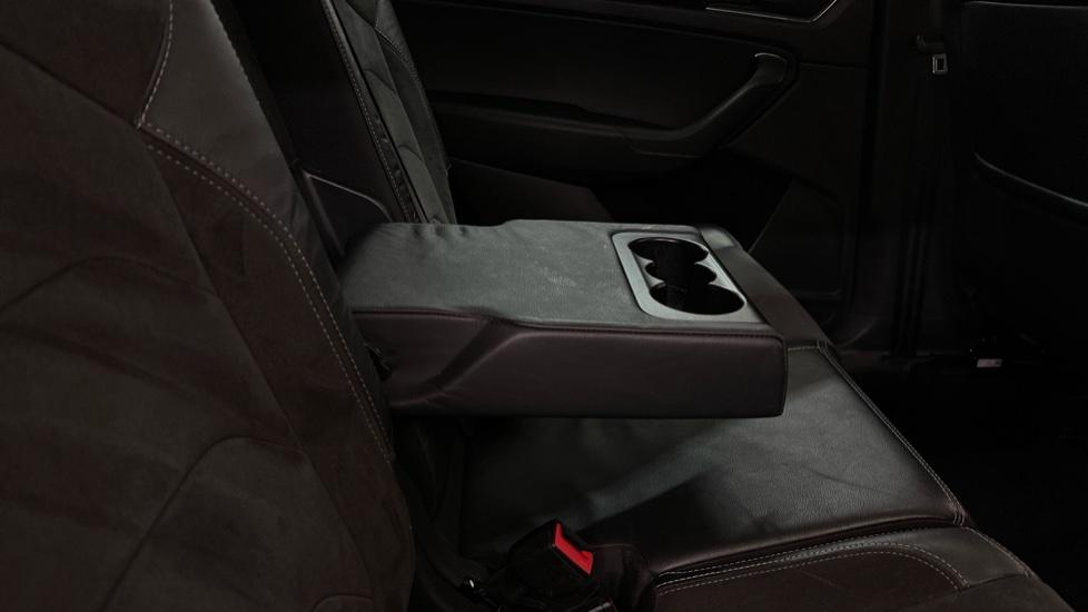 Rear Armrest/ Cup Holder