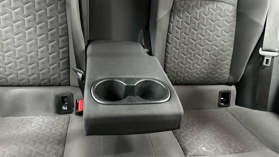 Rear Armrest/ Cup Holder