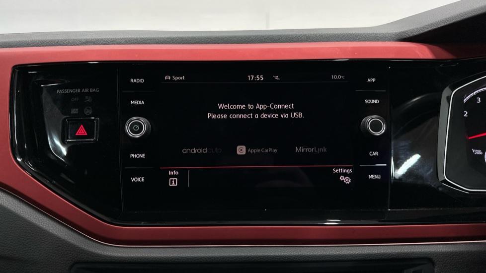 Apple Car Play & Android Auto