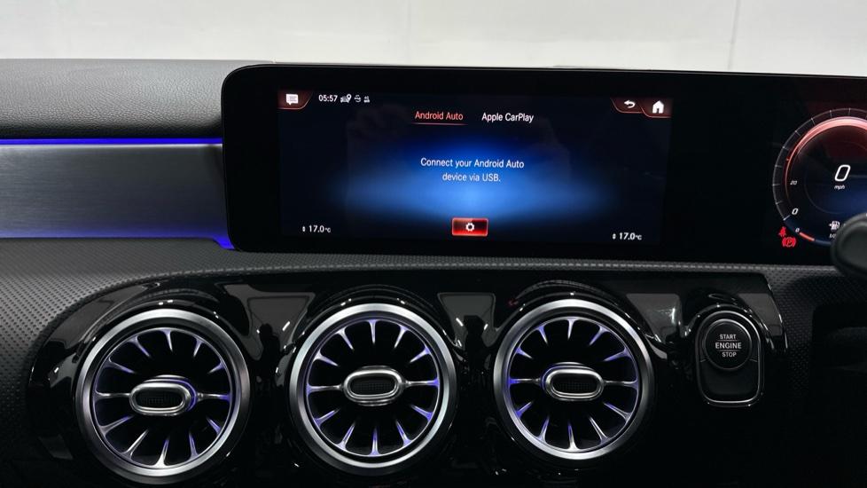 Apple Car Play & Android Auto