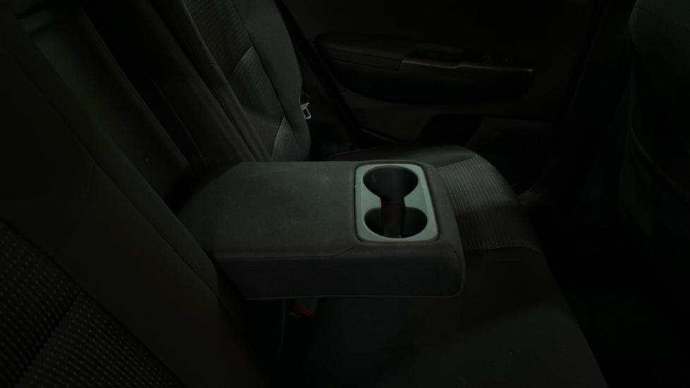 Rear Armrest/ Cup Holder