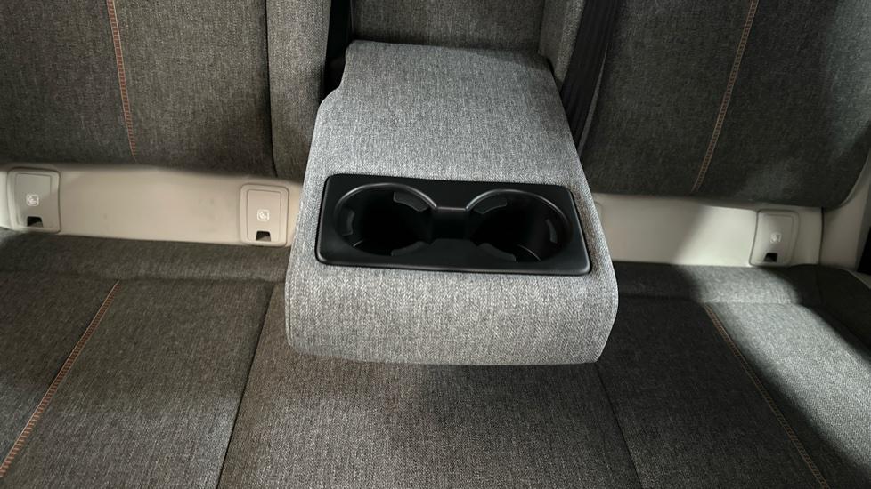 Rear Armrest/ Cup Holder