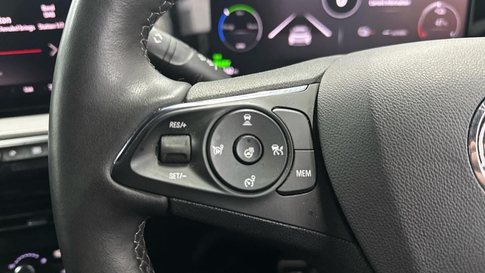 Cruise Control / Speed Limiter / Heated Steering Wheel