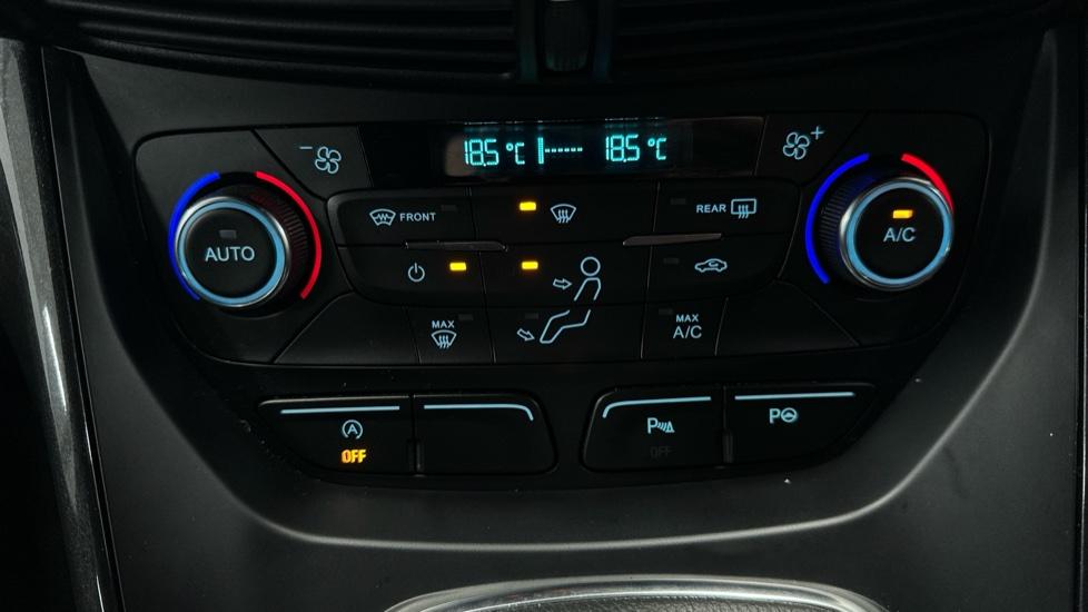 Air Conditioning /Dual Climate Control/Auto Stop Start / Auto Park 