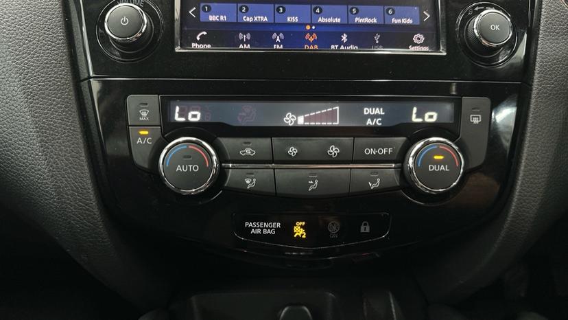 Air Conditioning /Dual Climate Control