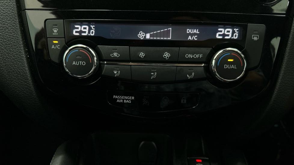 Air Conditioning /Dual Climate Control 